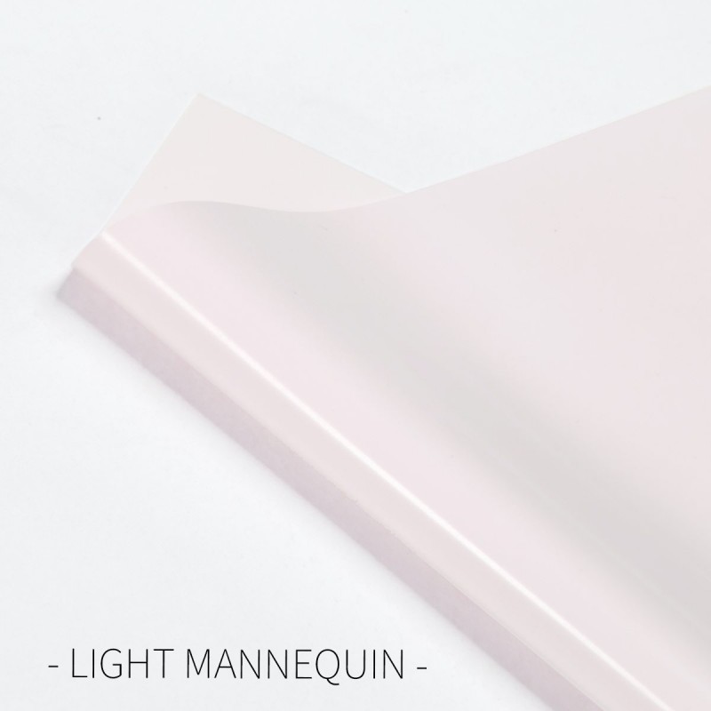 LIGHT MANNEQUIN